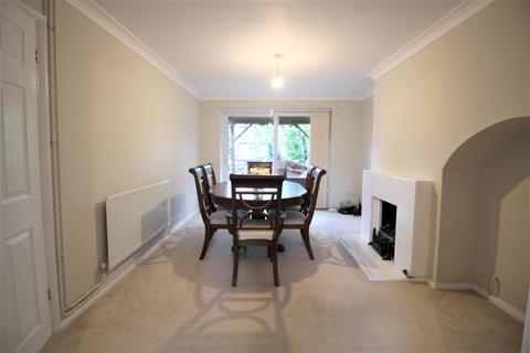 3 bedroom semi-detached house to rent, Greenways, Hampshire GU52