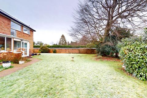 5 Furrows Place, Caterham, CR3 5EH