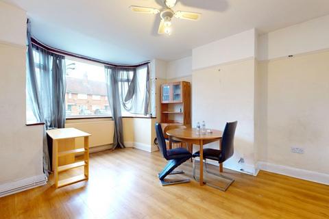 3 bedroom end of terrace house for sale, 31 Rush Green Road, Romford, RM7 0PT