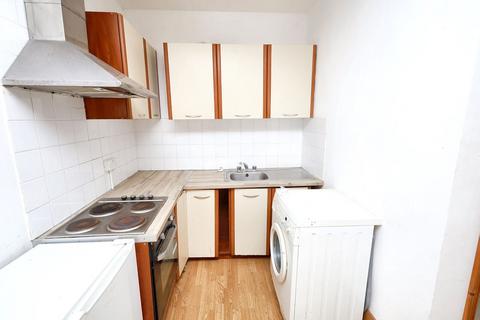 Studio for sale, Flat 4, 23-25 Biscot Road, Luton, LU3 1AH