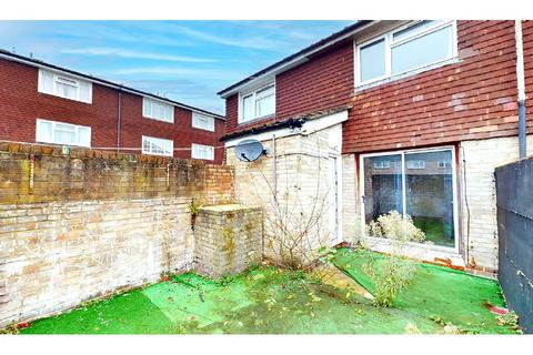 1 Medway Close, Croydon, CR0 7YG