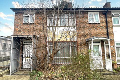 3 bedroom end of terrace house for sale, 39 Shacklewell Road, Stoke Newington, N16 7TW