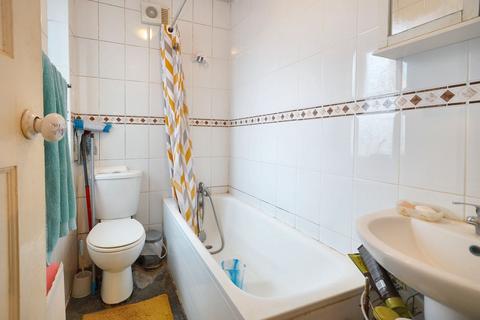 12 River Gardens, Feltham, TW14 0RE