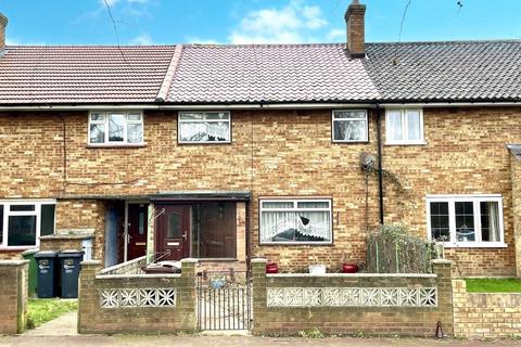 3 bedroom terraced house for sale, 57 Kingston Hill Avenue, Romford, RM6 5QJ