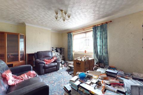 3 bedroom terraced house for sale, 57 Kingston Hill Avenue, Romford, RM6 5QJ