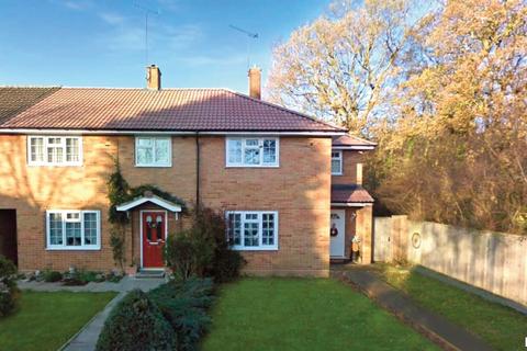 2 bedroom end of terrace house for sale, 10 Saxon Close, Brentwood, CM13 2EU