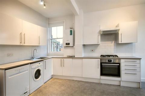 2 bedroom flat to rent, Sedgemere Avenue, London