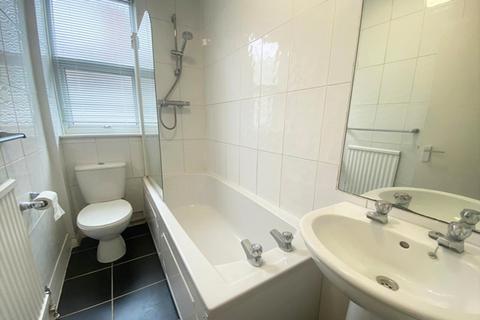 1 bedroom flat to rent, 206 Coombe Lane, Raynes Park, London