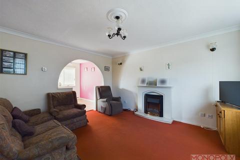 undefined, Ffordd Mon, Wrexham