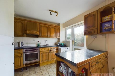undefined, Ffordd Mon, Wrexham