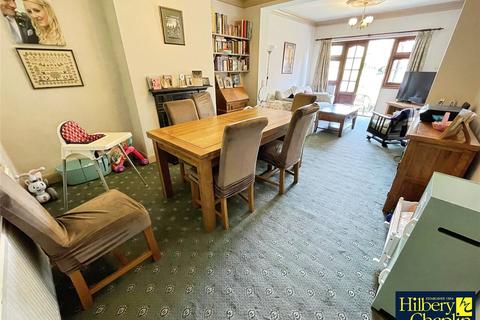 4 bedroom semi-detached house for sale, Hyland Way, Hornchurch, RM11