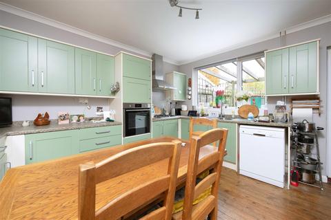 4 bedroom semi-detached house for sale, Blair Road, Trowbridge