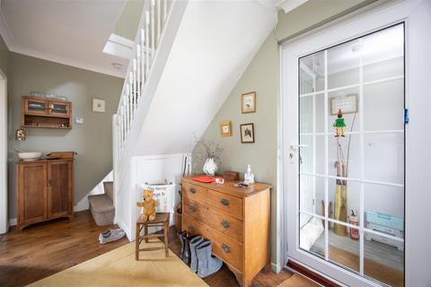 25 Blair Road, Trowbridge, BA14 9JZ