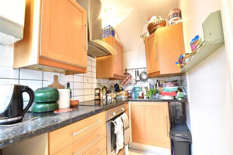 3 bedroom house to rent, Burry Road, St. Leonards-On-Sea