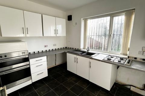 2 bedroom semi-detached house for sale, Laverton Road, East Bowling, Bradford, BD4