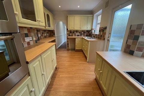 4 bedroom semi-detached house for sale, Park Road, Farnham Royal SL2