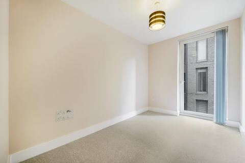 2 bedroom apartment for sale, Bowline Court, Brentford, TW8