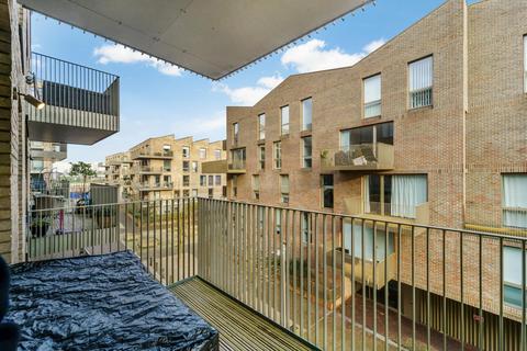 2 bedroom apartment for sale, Bowline Court, Brentford, TW8