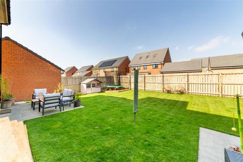 5 bedroom detached house for sale, Whiteadmiral Place, Great Park, NE13