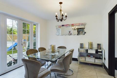 119 Barkham Ride, Finchampstead, Wokingham, RG40 4EP
