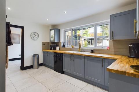 113 Barkham Ride, Finchampstead, Wokingham, RG40 4EP