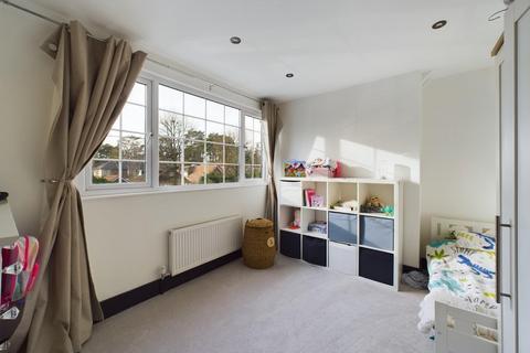 113 Barkham Ride, Finchampstead, Wokingham, RG40 4EP