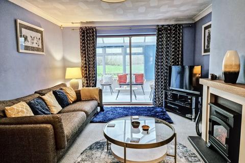 23 Stuart Way, Bridport, DT6 4AU