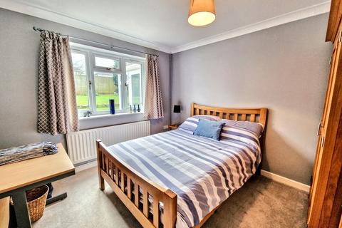 23 Stuart Way, Bridport, DT6 4AU