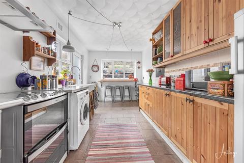 6 Cerrig Llwydion, Pontrhydyfen, Port Talbot, SA12 9TT