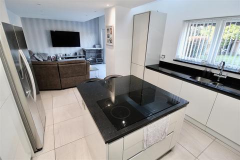 5 bedroom semi-detached house for sale, Chester Road, Birmingham B36