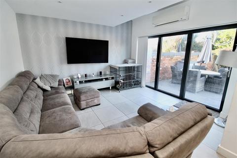 5 bedroom semi-detached house for sale, Chester Road, Birmingham B36