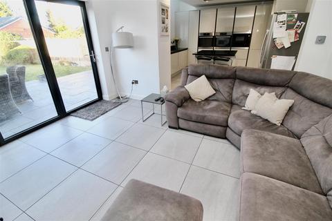 5 bedroom semi-detached house for sale, Chester Road, Birmingham B36