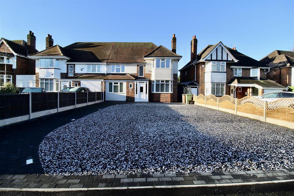 Front Garden/Driveway