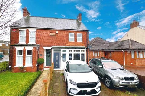 3 bedroom semi-detached house for sale, Kingsnorth Road, Ashford