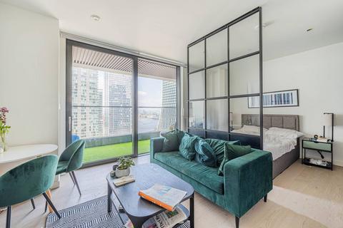 Studio to rent, Bagshaw Building, Canary Wharf, London, E14