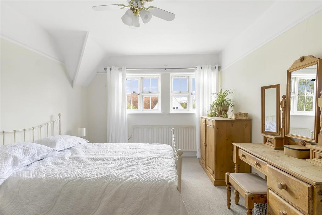 Bedroom 1 - 2.jpg