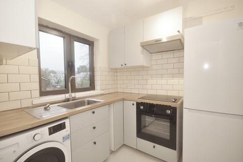 2 bedroom flat for sale, Clarendon Road, Redhill, Surrey