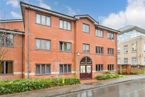 2 bedroom flat for sale, Clarendon Road, Redhill, Surrey