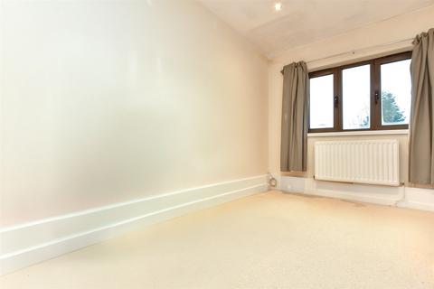 2 bedroom flat for sale, Wesley Court, Redhill RH1