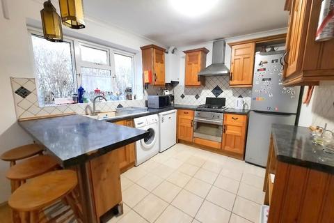 4 bedroom semi-detached bungalow for sale, Tachbrook Road, Feltham, TW14