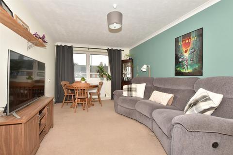 2 bedroom flat for sale, Maxton Court, Dover CT17