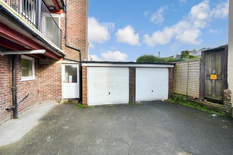 2 bedroom flat for sale, Maxton Court, Dover CT17