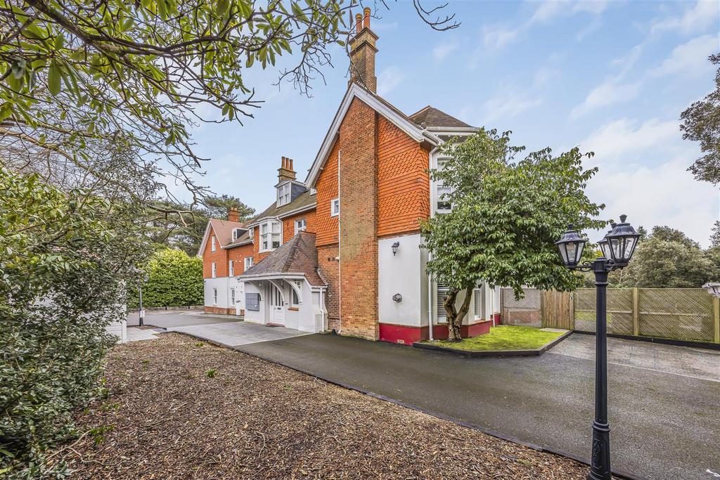 Flat 3, 25 Mc Kinley Road, Bournemouth-Portico Marke