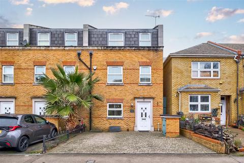 3 bedroom semi-detached house for sale, Sylvan Road, Wanstead