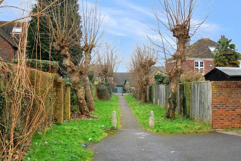 2 bedroom semi-detached house for sale, Off Milthorpe Road, Horsham