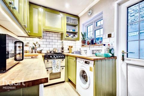 2 bedroom terraced house for sale, Randolph Road, Gillingham