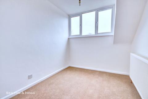 9 Homefield, Daventry, NN11 4BA