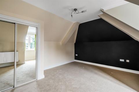 5, Marguerite Court Ottways Lane, Ashtead, KT21 2FL