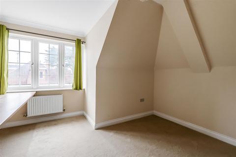 5, Marguerite Court Ottways Lane, Ashtead, KT21 2FL