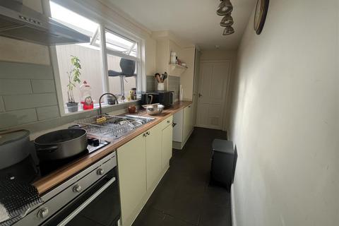 2 bedroom terraced house for sale, Victoria Crescent, Burton-On-Trent DE14